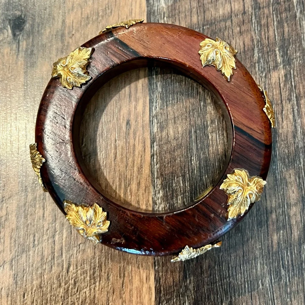 DOMINIQUE AURIENTIS Paris Vintage Wood Bangle with Leaf Motif - Picture 8 of 11